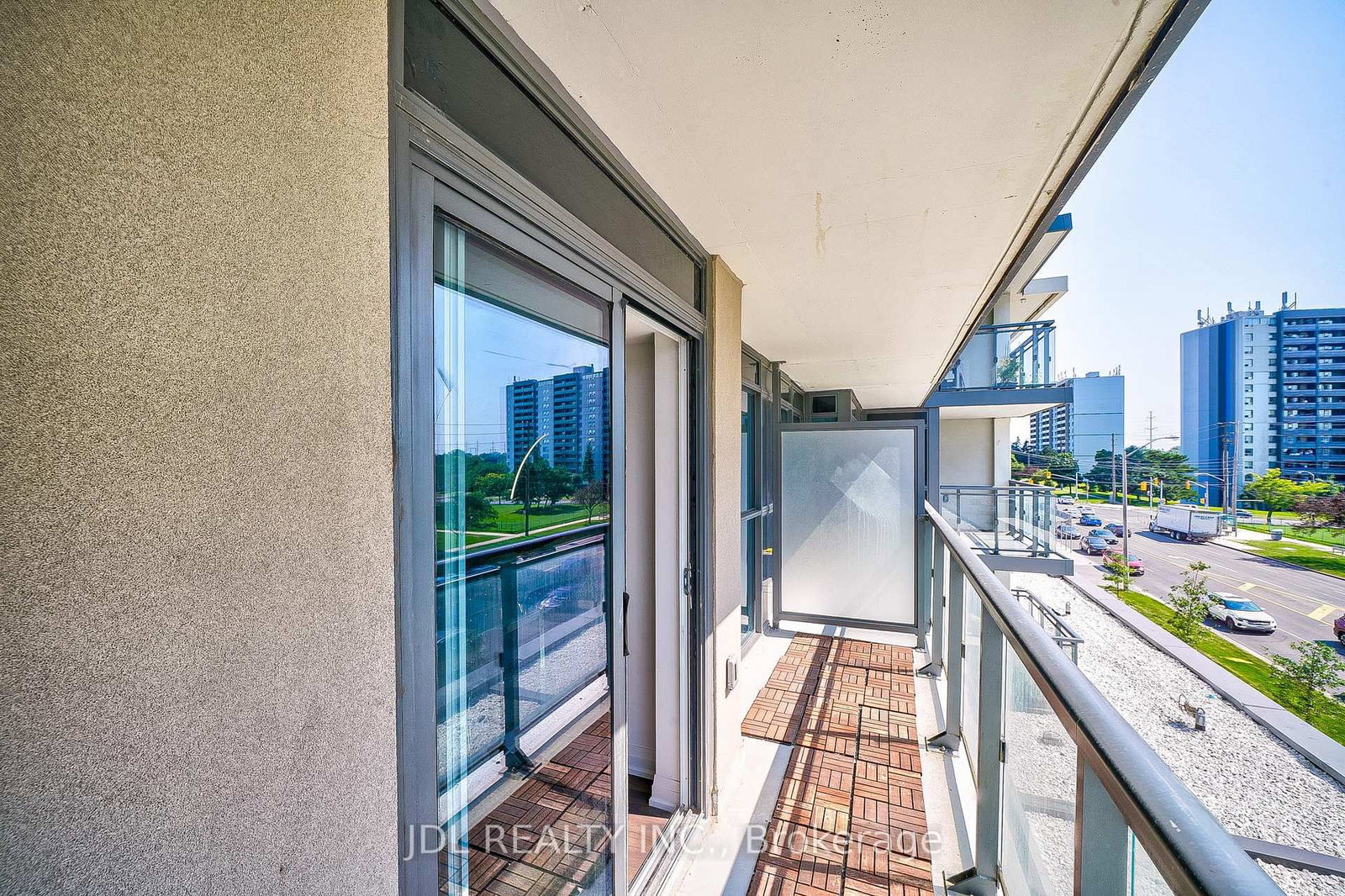 20 Meadowglen Place, Unit 334 - Photo 29