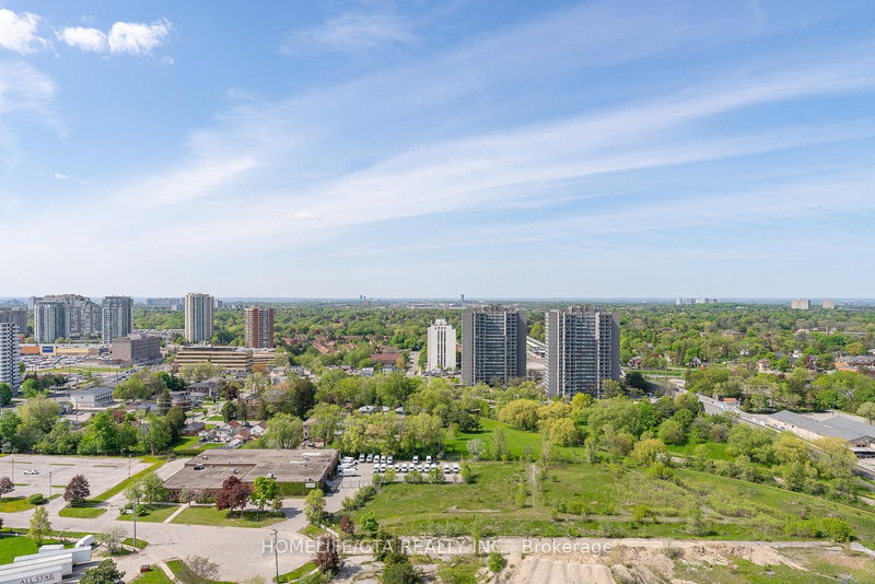 2421 - 275 Village Green Sq, Toronto, M1S 0L8 | Image 3