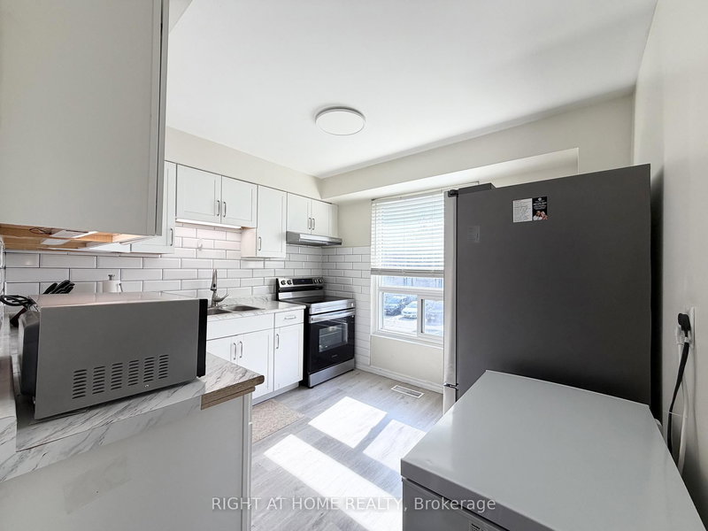 42 - 1400 Mary St N, Oshawa, L1G 7B6 | Image 3