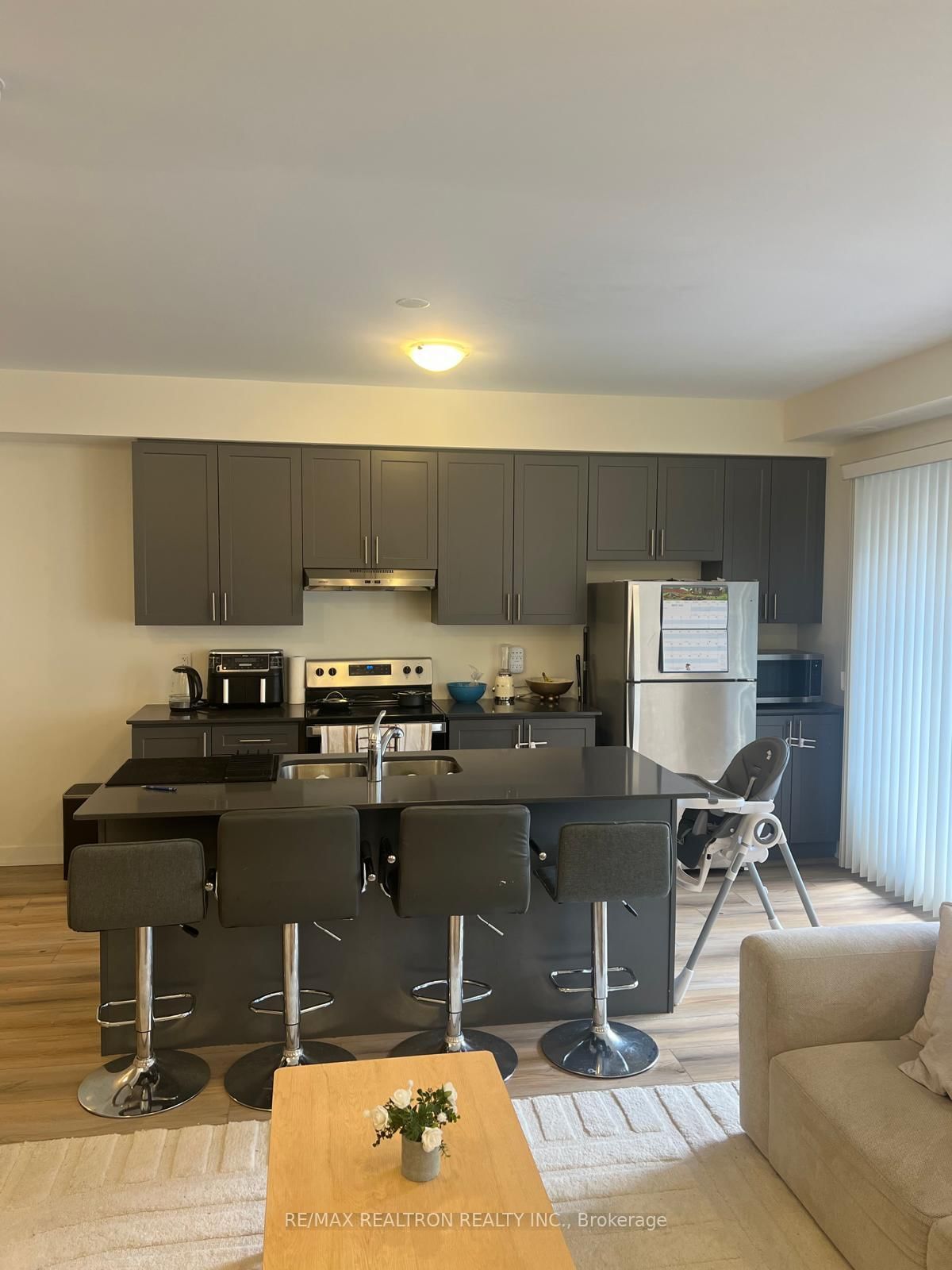 1695 Dersan Street S, Unit 1009