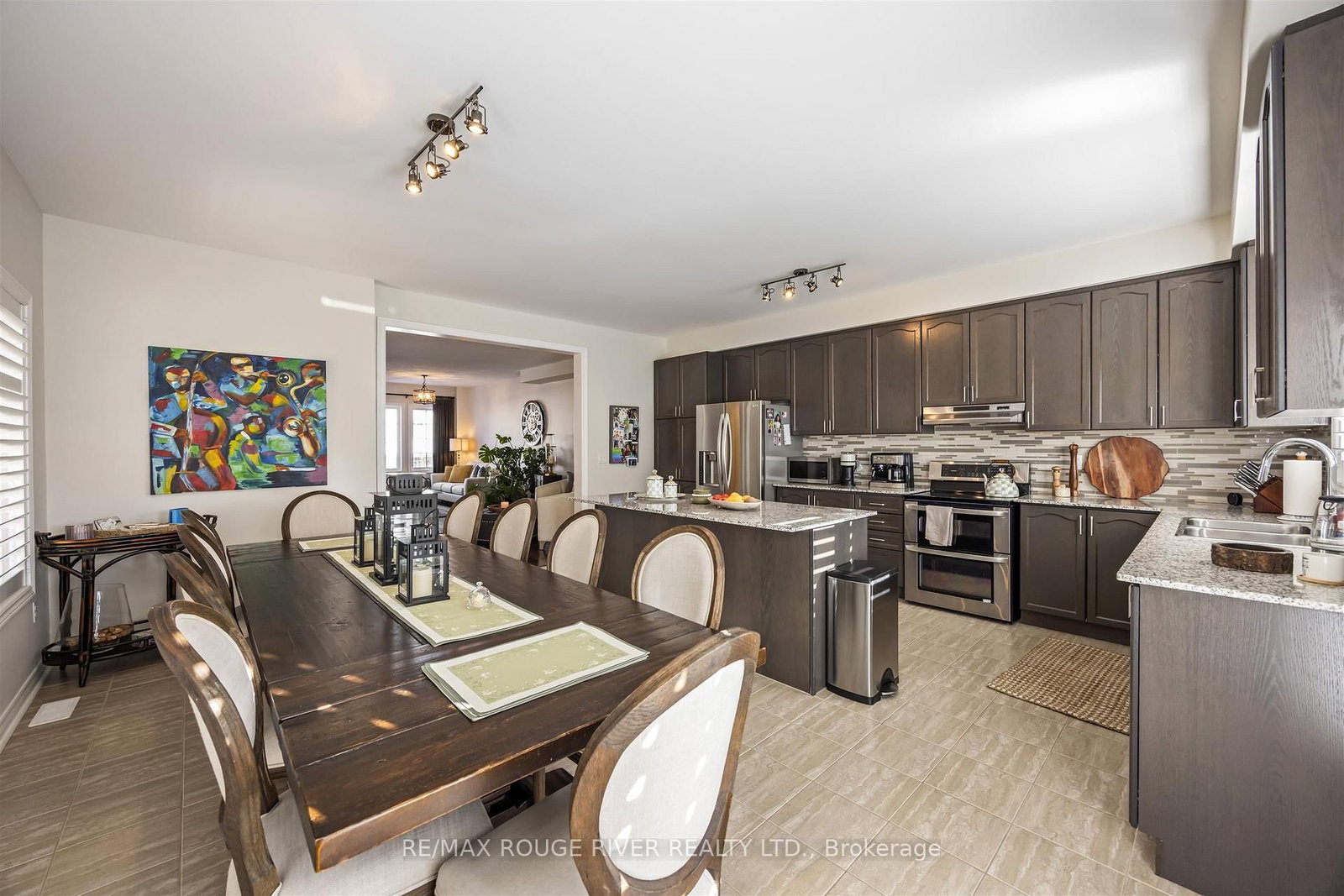 Townhouse for sale at 1721 Carousel Drive, Pickering, Ontario, L1X 0C1 - Duffin Heights - MLS: E12981198