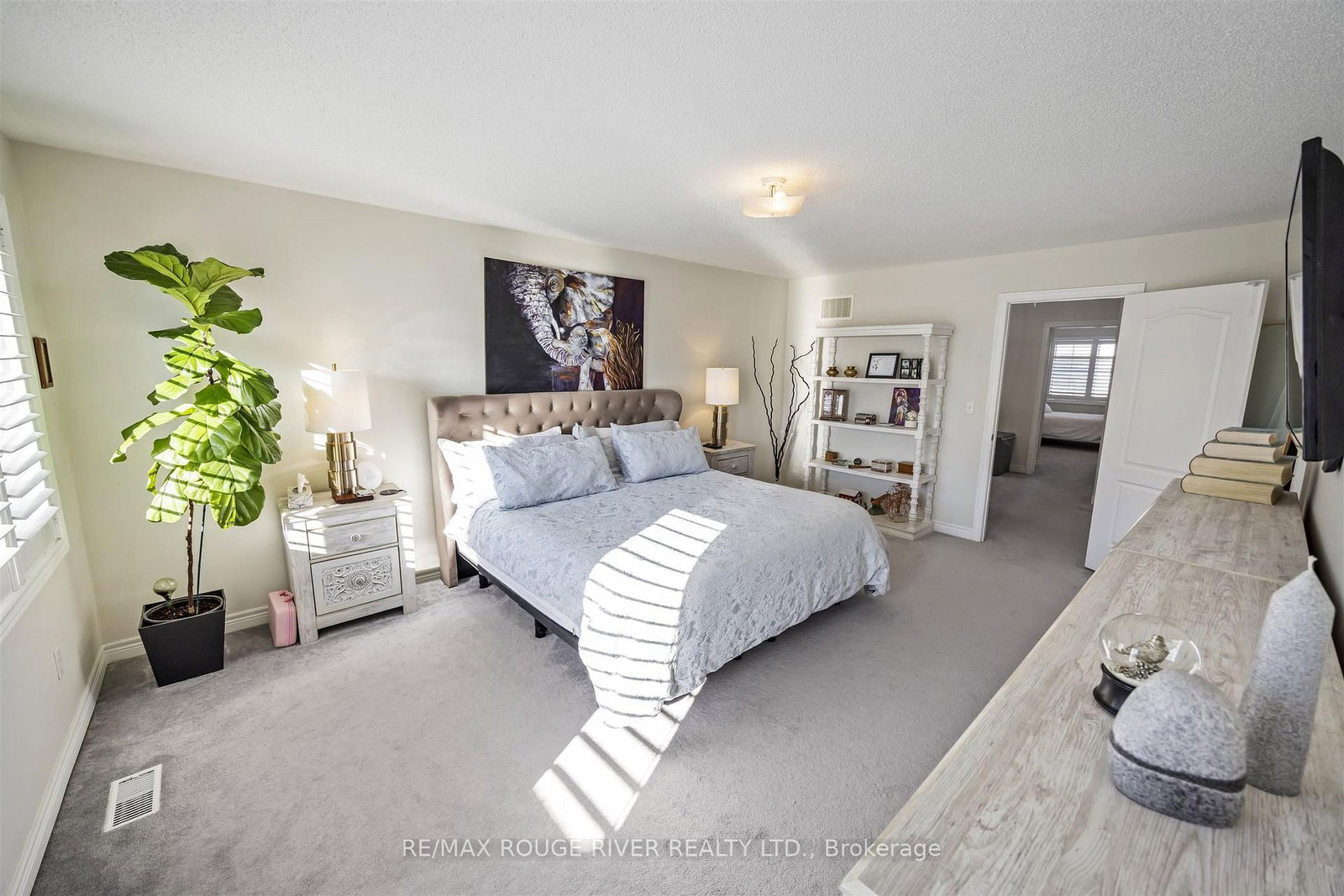 Townhouse for sale at 1721 Carousel Drive, Pickering, Ontario, L1X 0C1 - Duffin Heights - MLS: E12981198