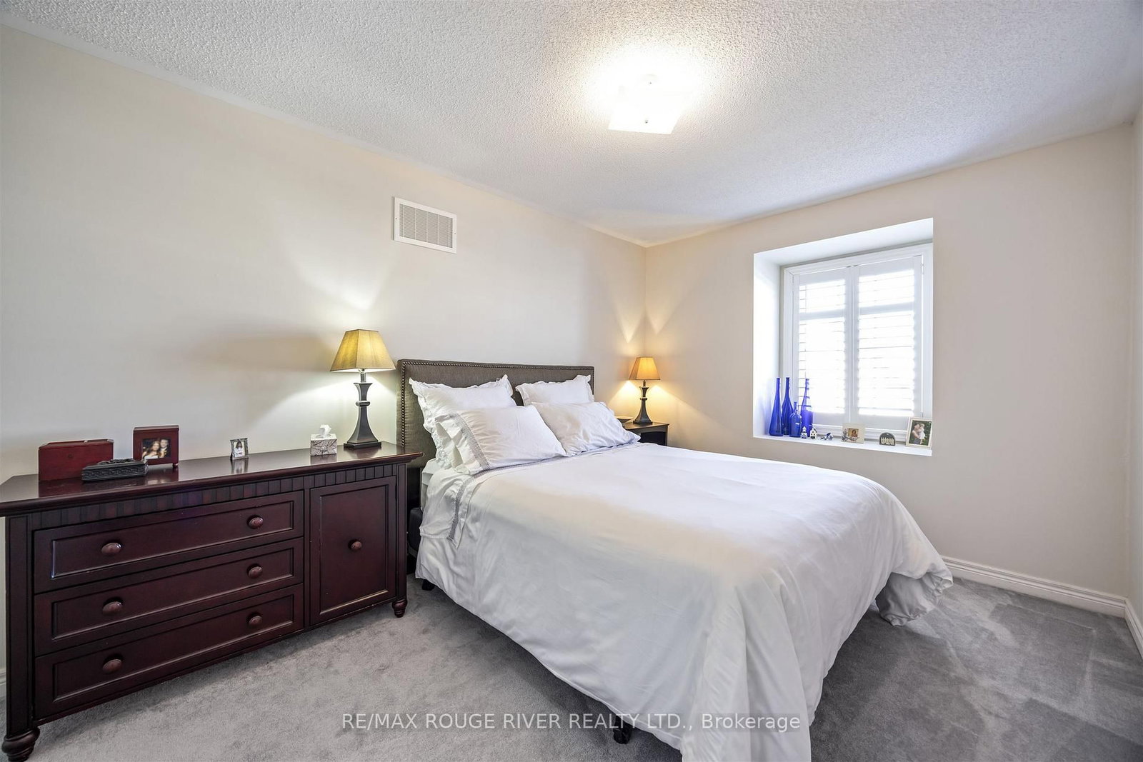 Townhouse for sale at 1721 Carousel Drive, Pickering, Ontario, L1X 0C1 - Duffin Heights - MLS: E12981198