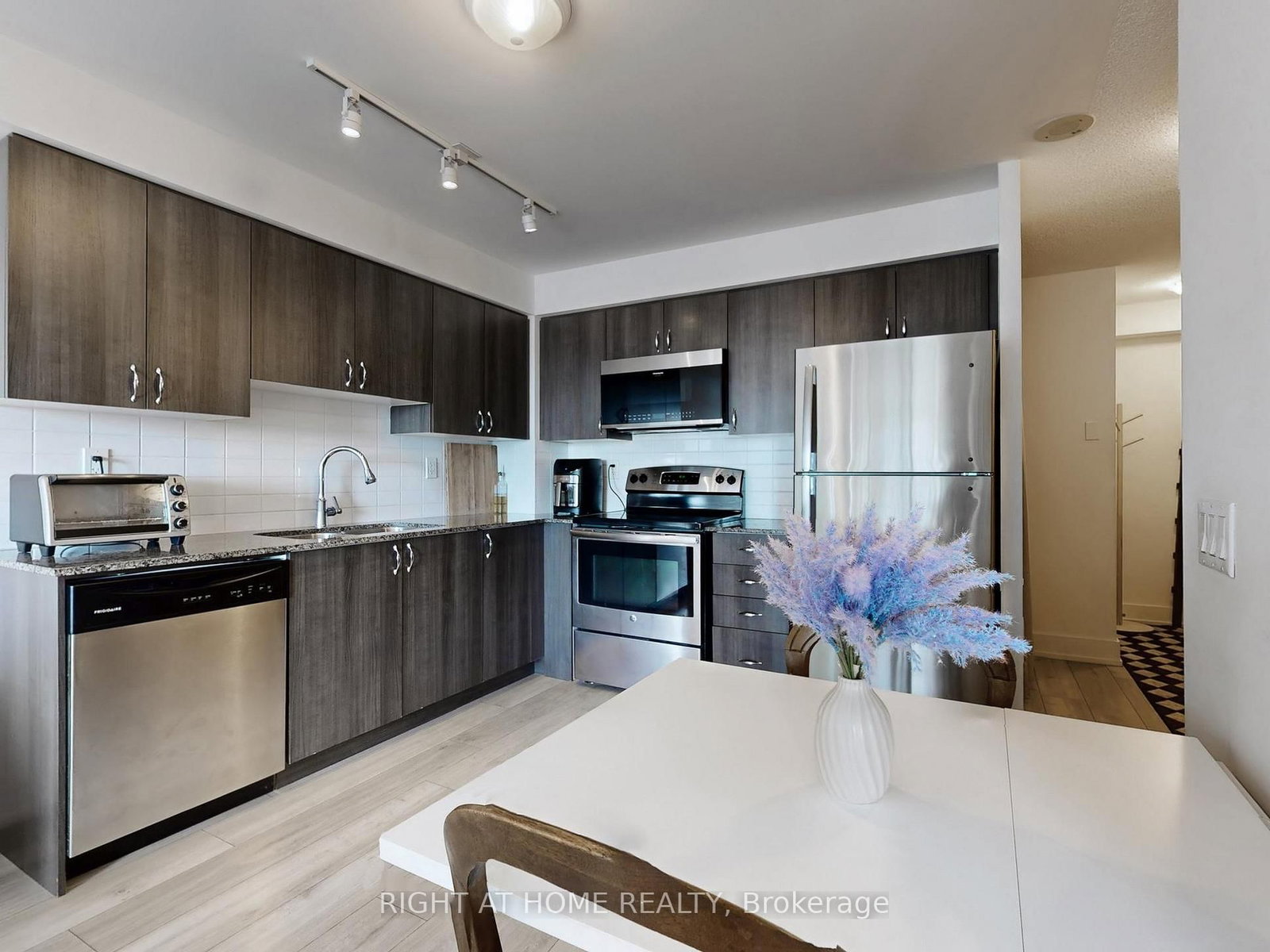 1215 Bayly Street, Unit 405 - Photo 19