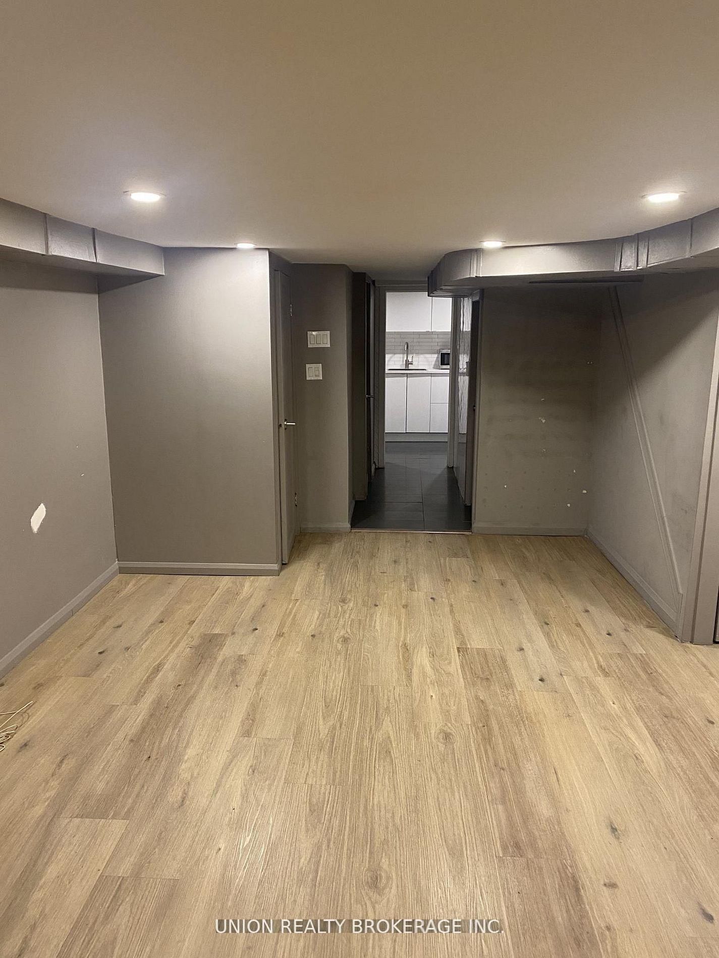 29 Gough Avenue, Unit Lower - Photo 4