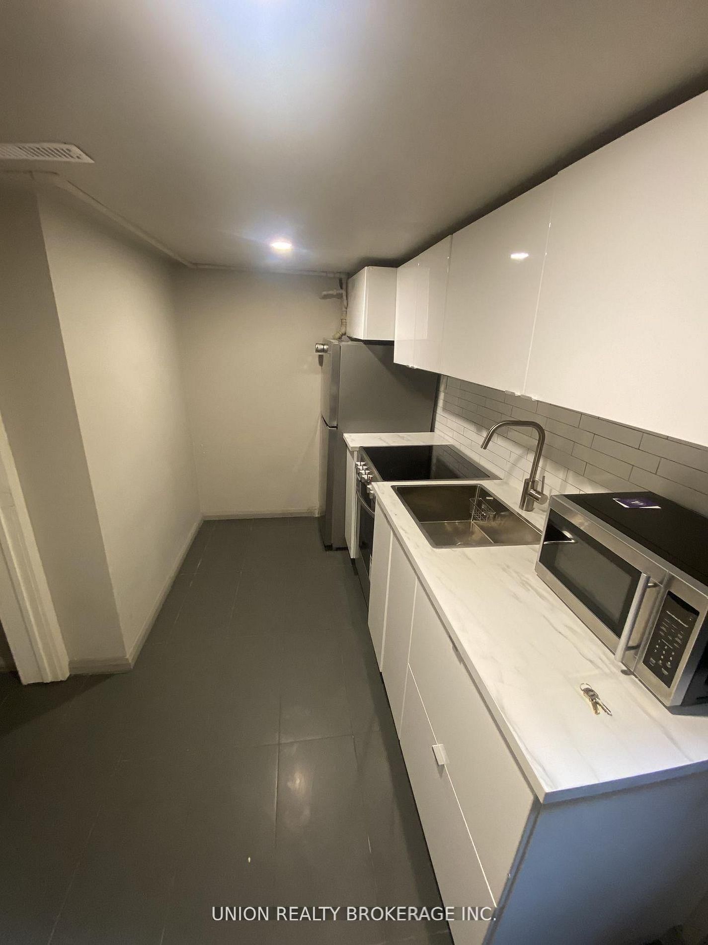 29 Gough Avenue, Unit Lower - Photo 7