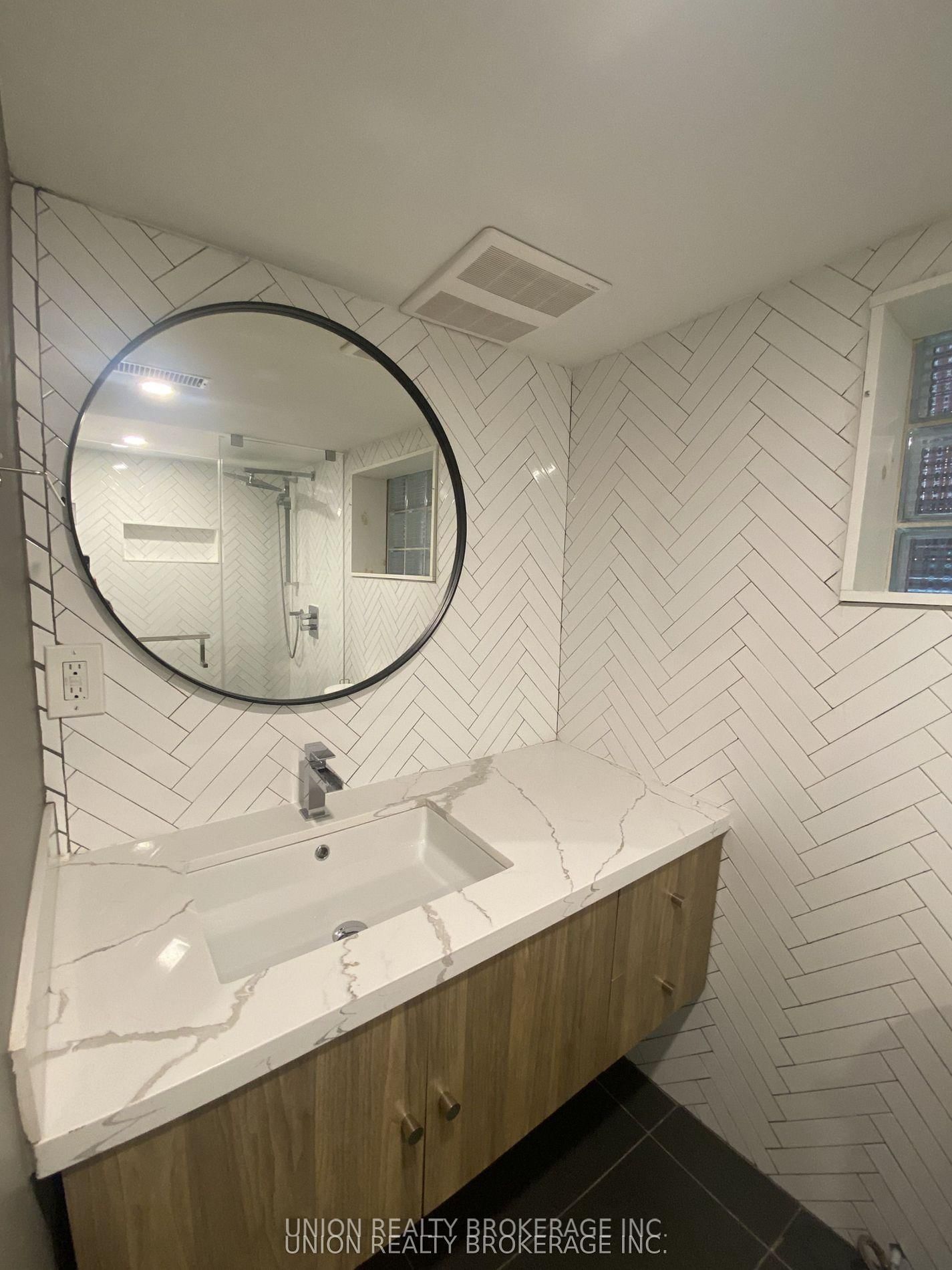 29 Gough Avenue, Unit Lower - Photo 9