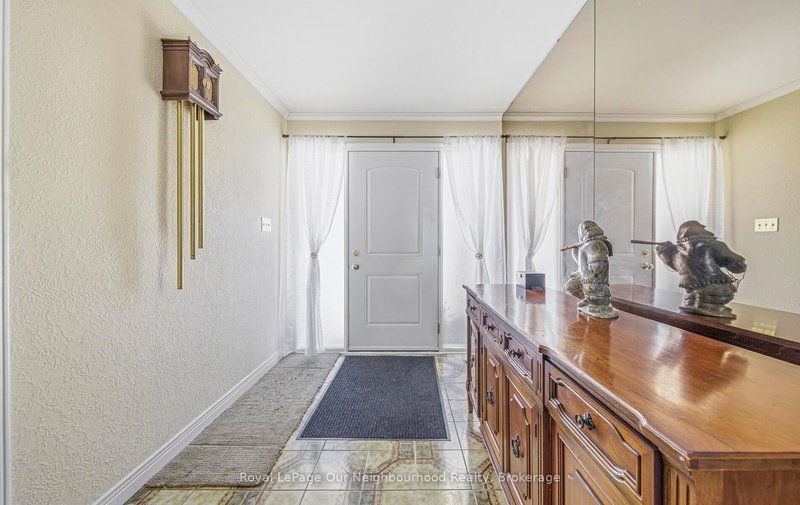 81 Marica Ave, Oshawa, L1G 3G9 | Image 2