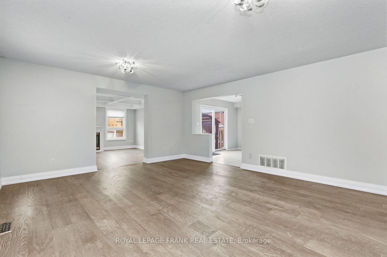 Detached House for sale at 31 Gabrielle Crescent, Whitby, Ontario, L1R 3M6 - Rolling Acres - MLS: E12982190