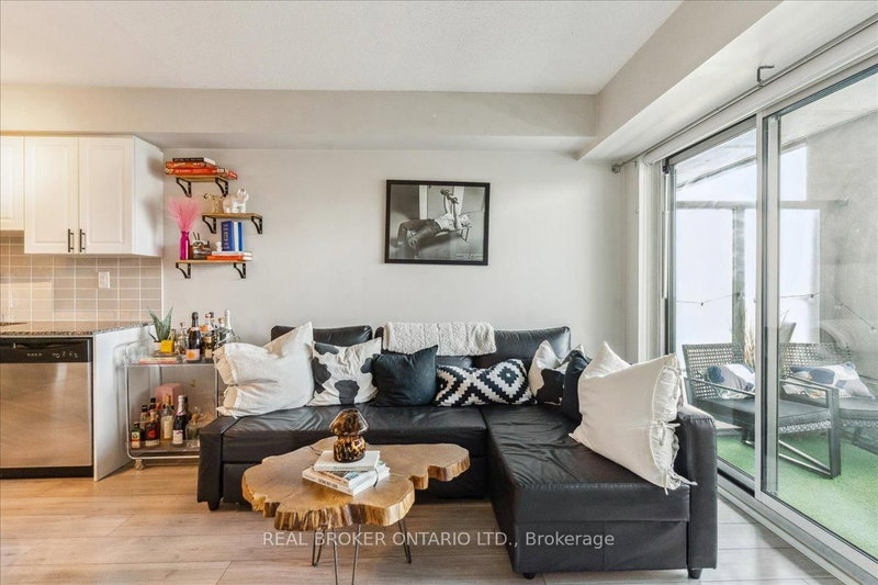 401 - 1215 Bayly St, Pickering, L1W 1L7 | Image 3