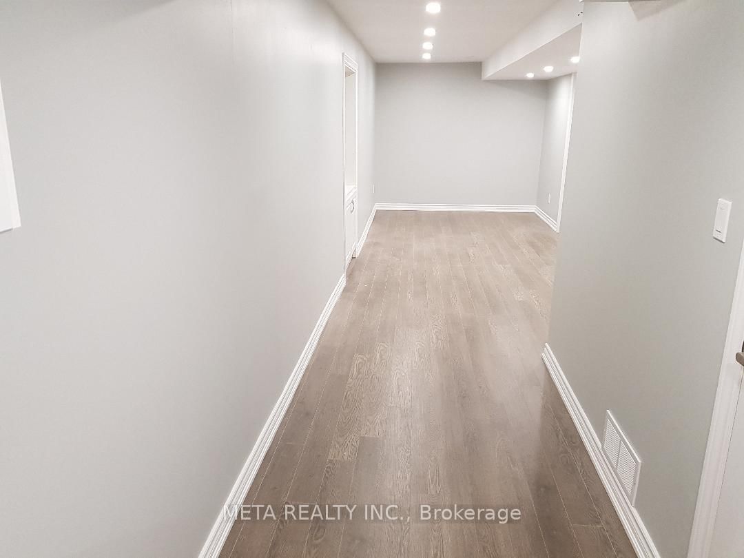 8 Roscoe Road, Unit Bsmt - Photo 3