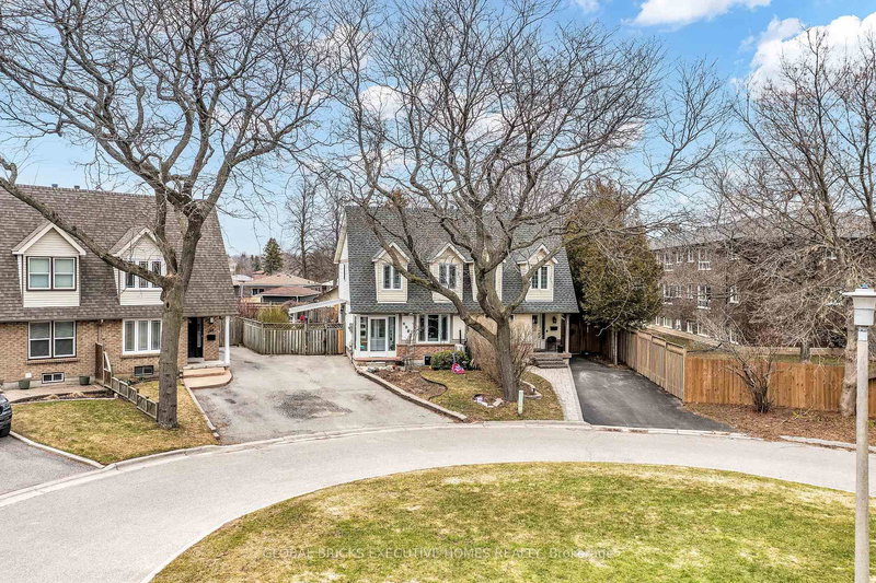 318 Rondeau Crt, Oshawa, Ontario