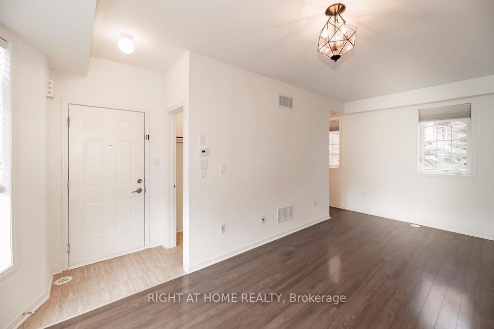 401 Beechgrove Drive, Unit 61 - Photo 2