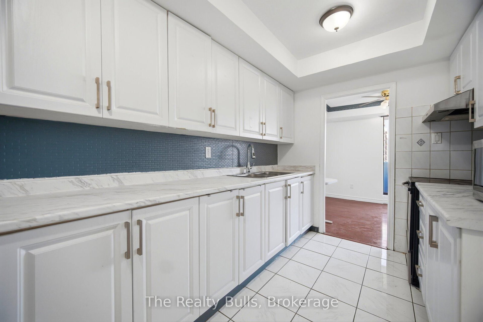 10 Stonehill Court, Unit 907 - Photo 8