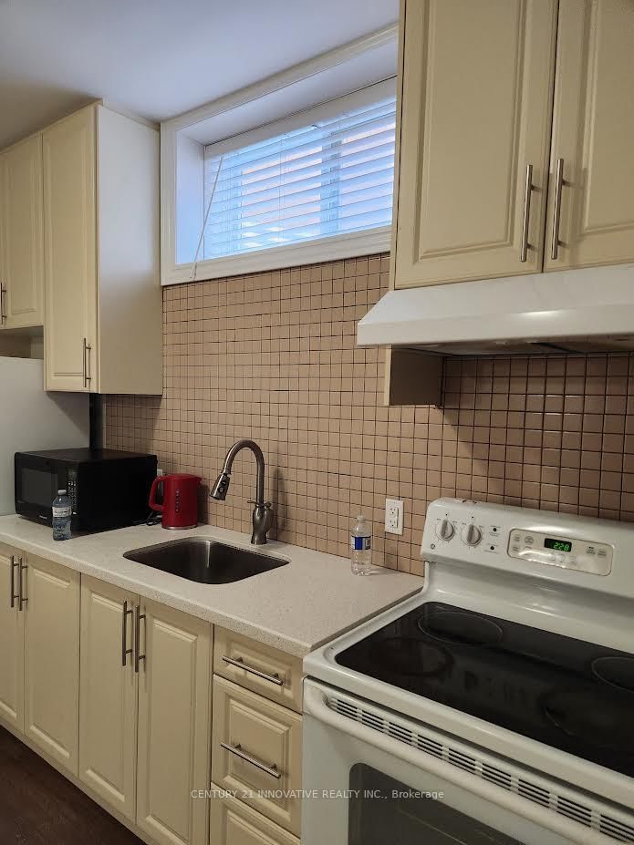 33 Scarborough Golf Club Rd, Toronto, M1M 3C6 | Image 2