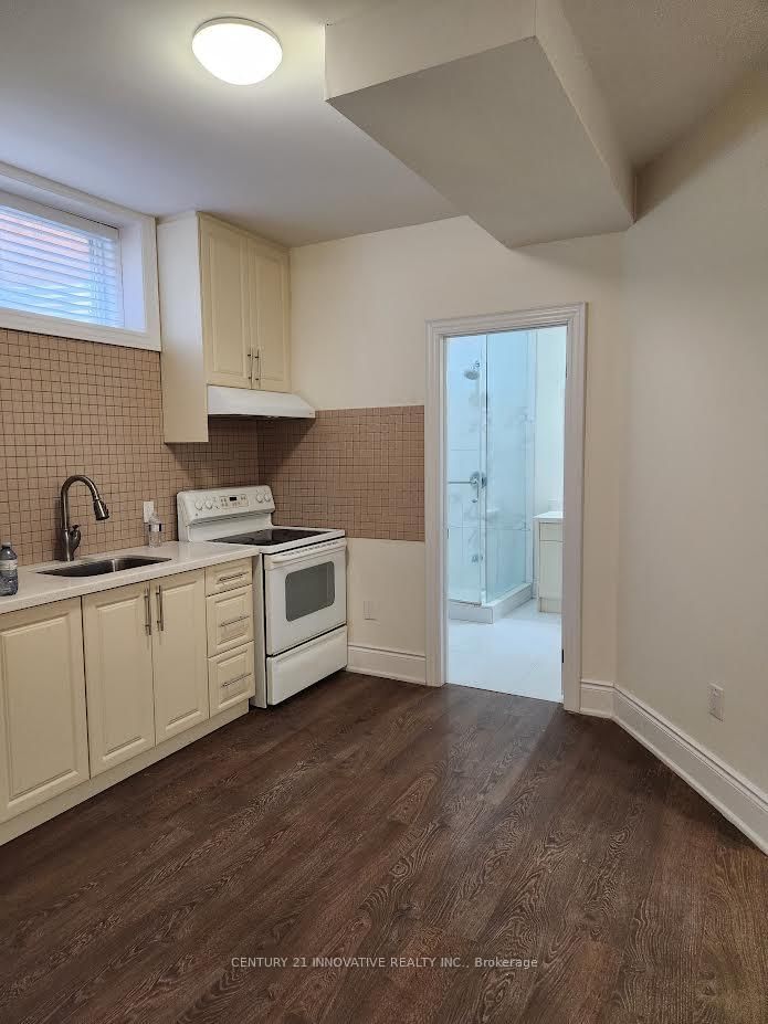 Detached House for lease at 33 Scarborough Golf Club Road, Toronto, Ontario, M1M 3C6 - Scarborough Village - MLS: E12984104