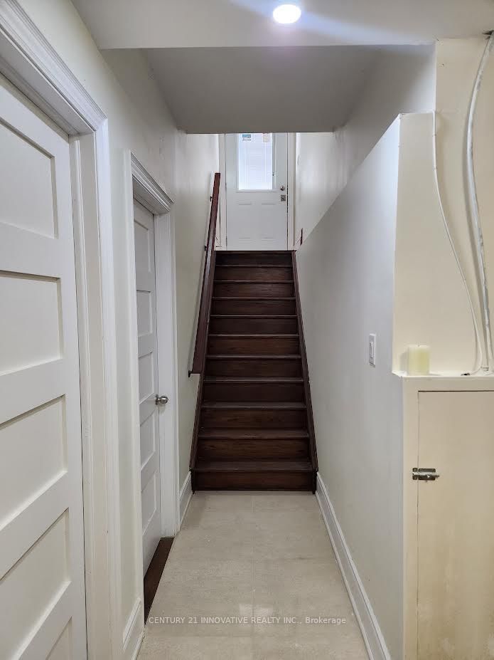 Detached House for lease at 33 Scarborough Golf Club Road, Toronto, Ontario, M1M 3C6 - Scarborough Village - MLS: E12984104