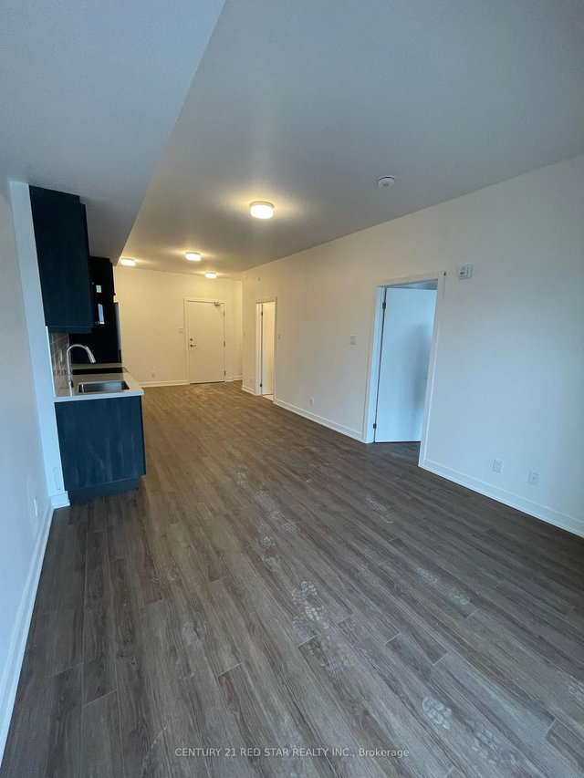 911 - 55 Clarington Boulevard