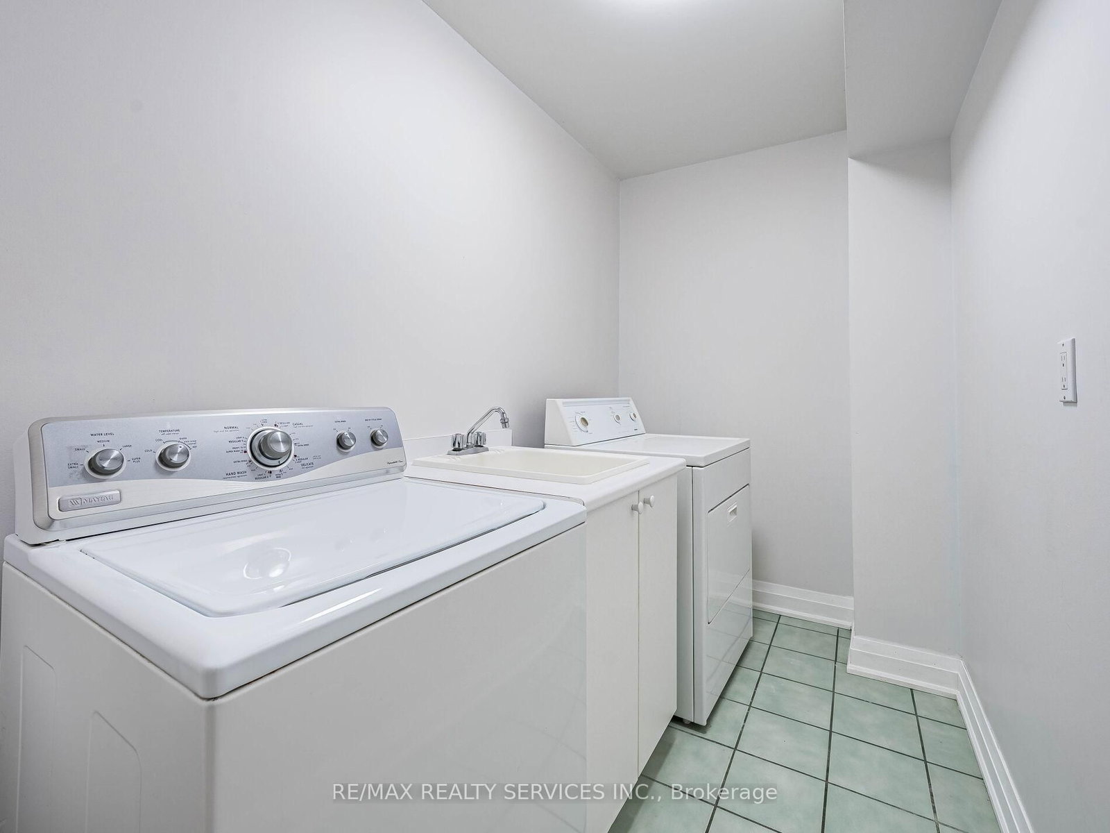 1995 Royal Road, Unit 136 - Photo 25