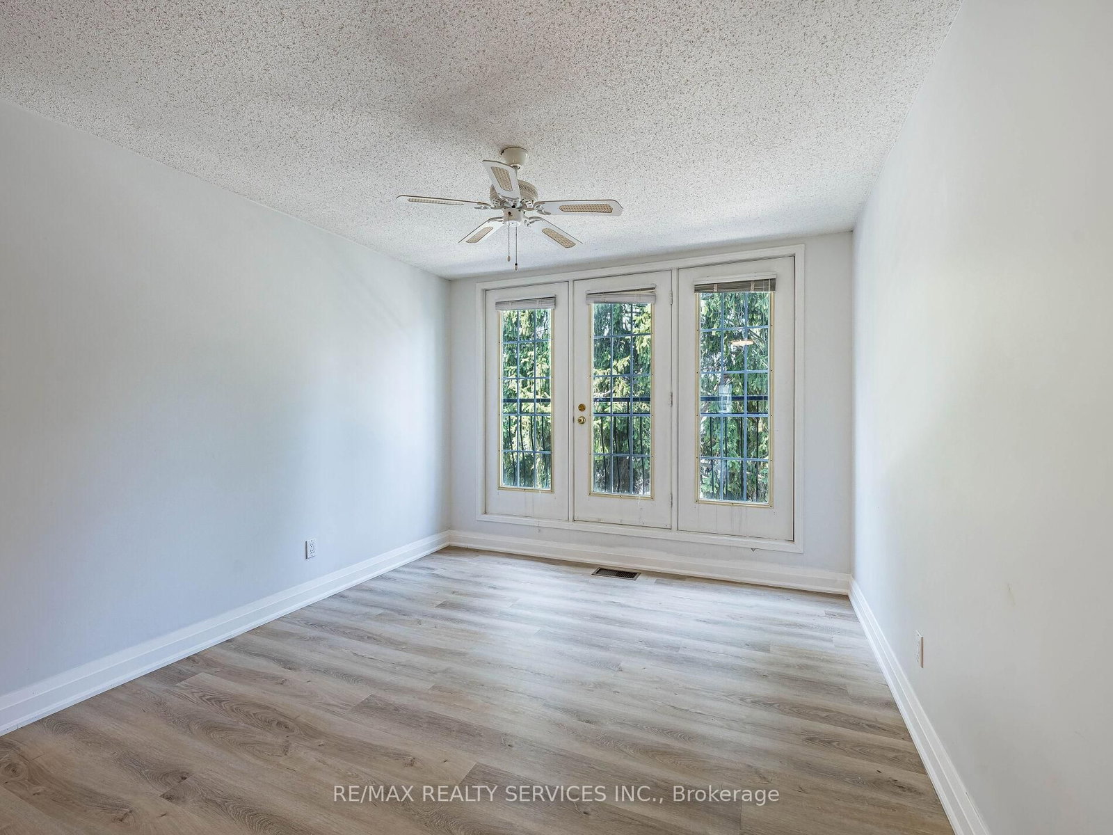 1995 Royal Road, Unit 136 - Photo 33