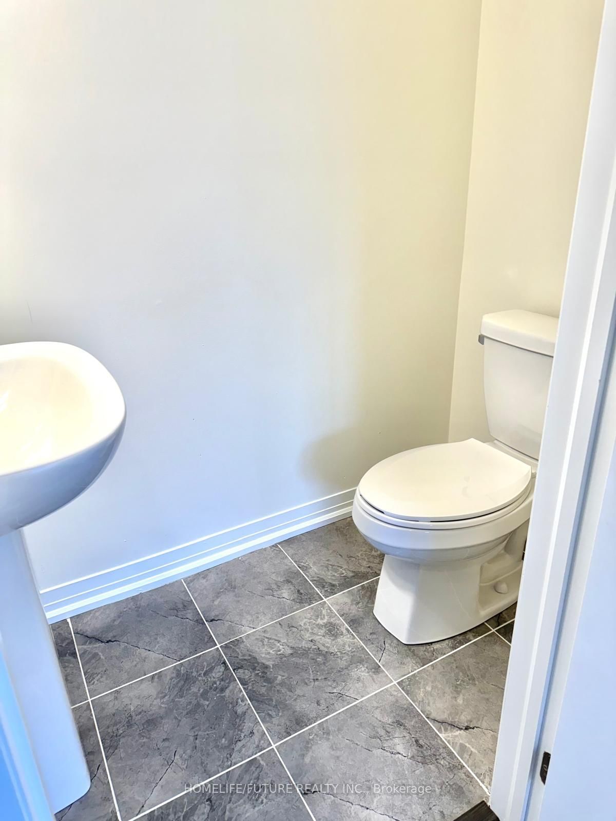 35 Priya Lane, Unit 16 - Photo 3