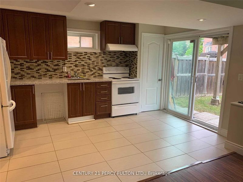 21 Watersplace Ave, Ajax, L1Z 0H5 | Image 2