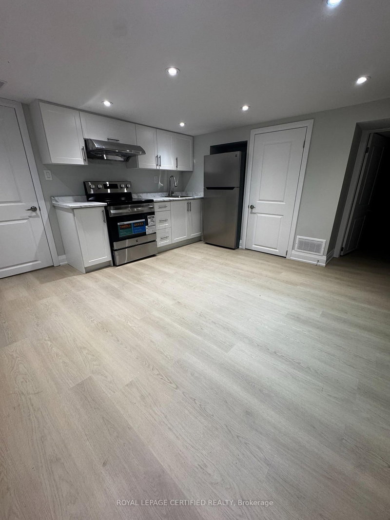 Bsmt - 16 Almond Ave, Whitby, L1P 1K5 | Image 2