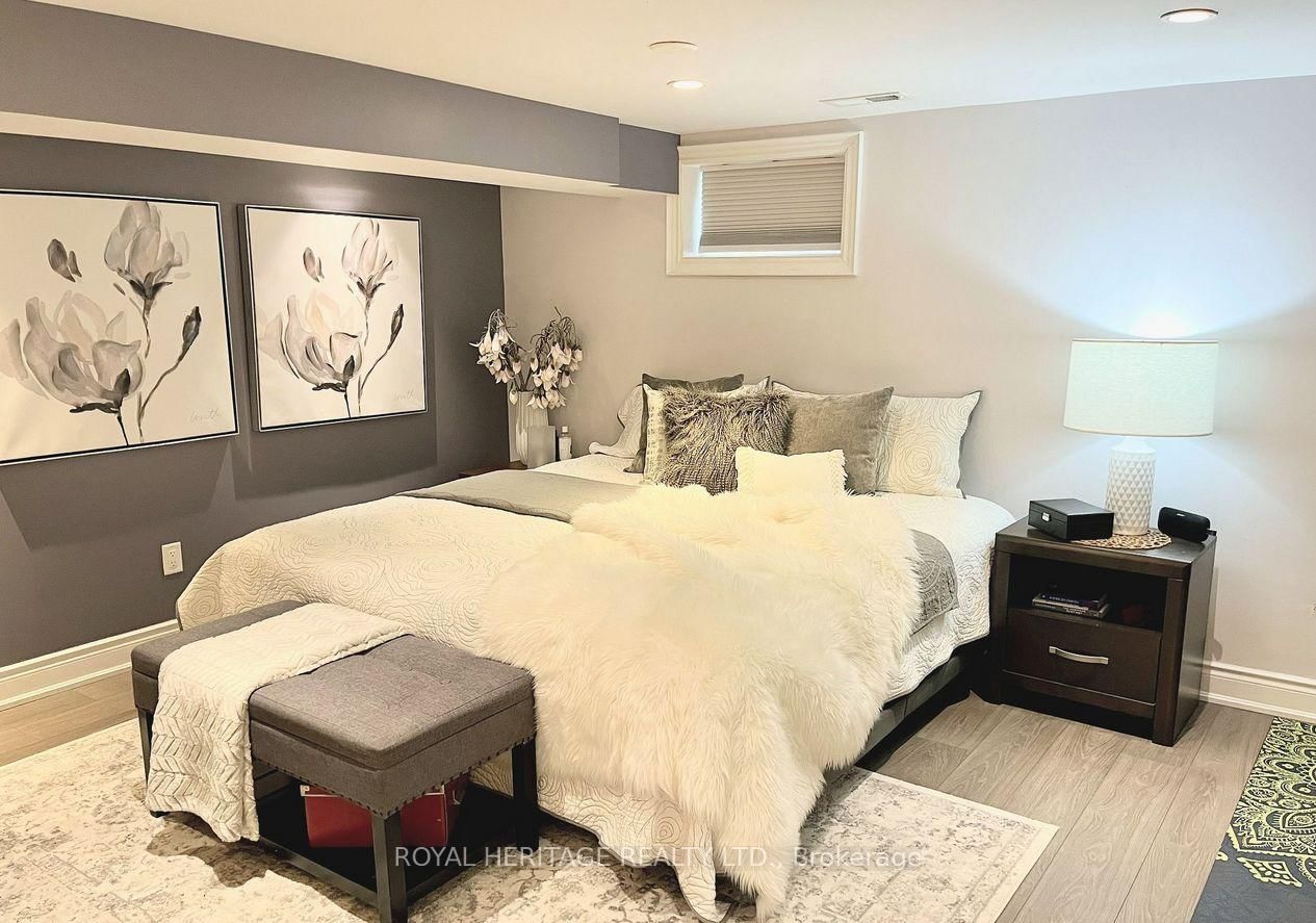 Detached House for sale at 1398 Fordon Avenue, Pickering, Ontario, L1W 1J9 - Bay Ridges - MLS: E12985112