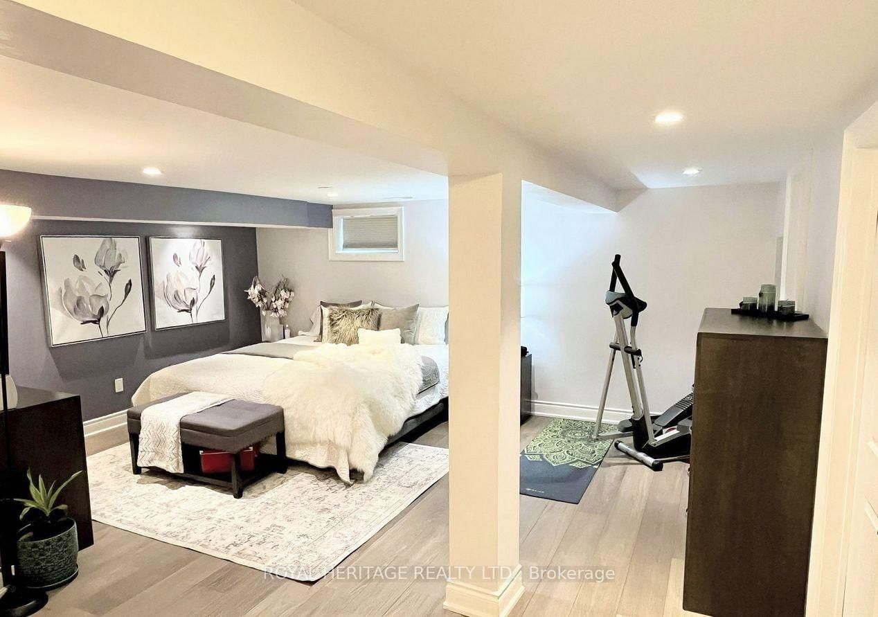 Detached House for sale at 1398 Fordon Avenue, Pickering, Ontario, L1W 1J9 - Bay Ridges - MLS: E12985112