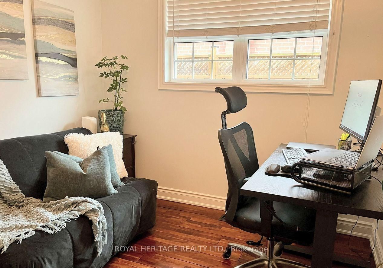 Detached House for sale at 1398 Fordon Avenue, Pickering, Ontario, L1W 1J9 - Bay Ridges - MLS: E12985112