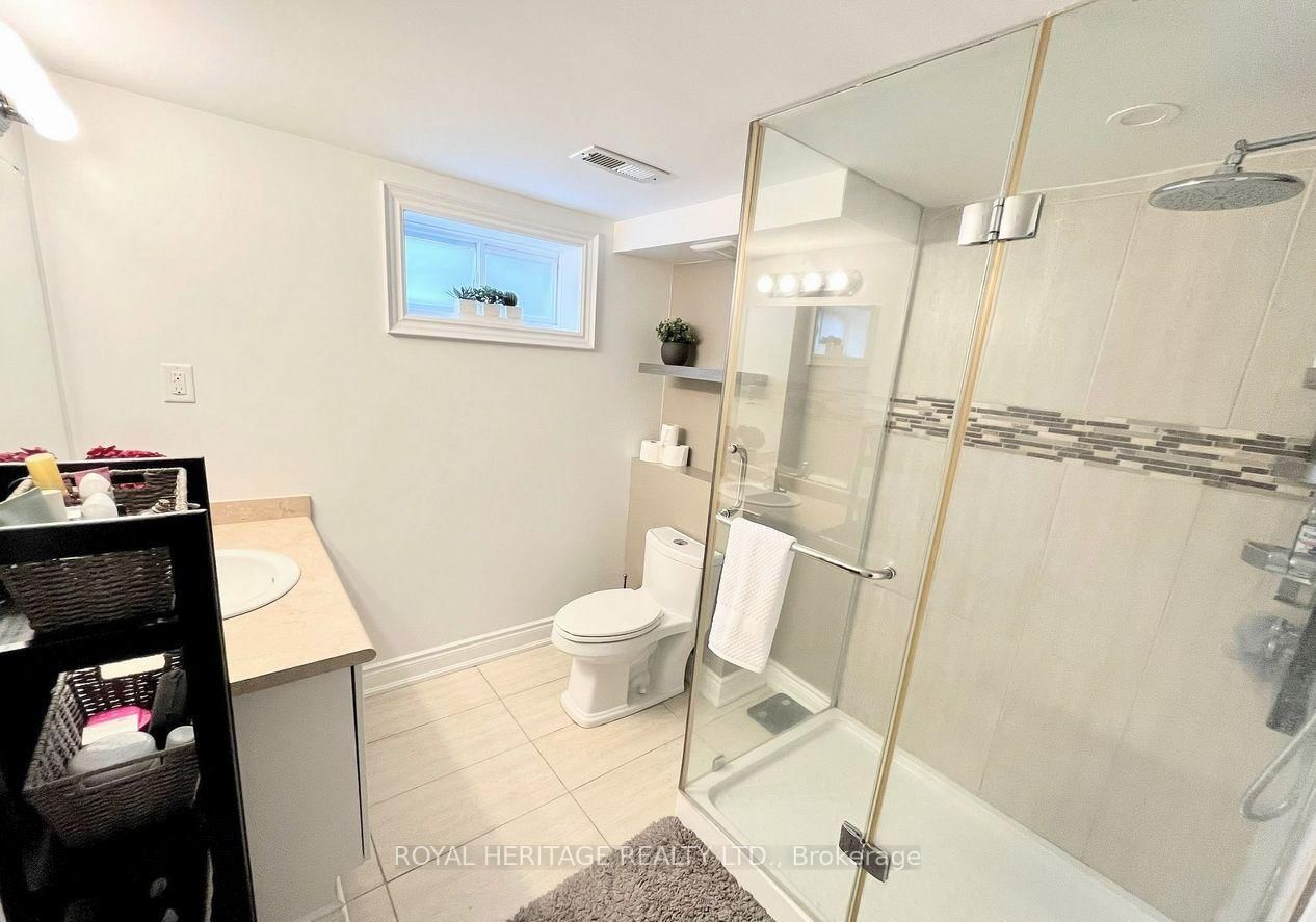 Detached House for sale at 1398 Fordon Avenue, Pickering, Ontario, L1W 1J9 - Bay Ridges - MLS: E12985112