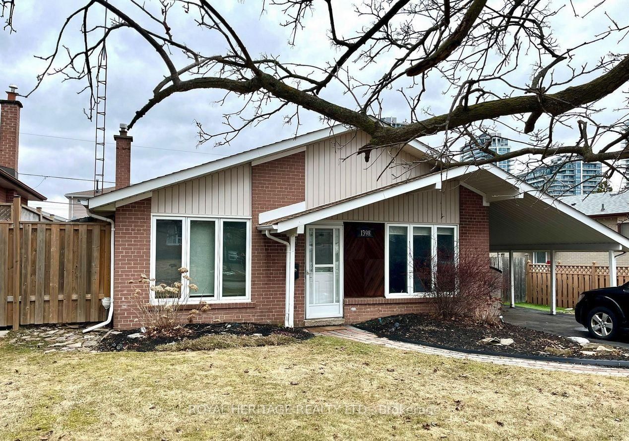 Detached House for sale at 1398 Fordon Avenue, Pickering, Ontario, L1W 1J9 - Bay Ridges - MLS: E12985112