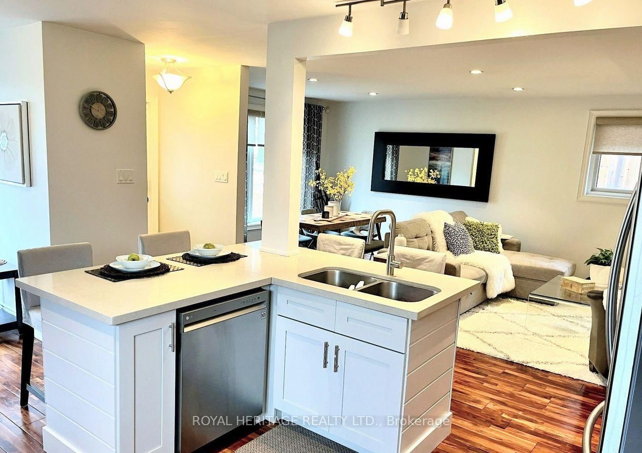 Detached House for sale at 1398 Fordon Avenue, Pickering, Ontario, L1W 1J9 - Bay Ridges - MLS: E12985112