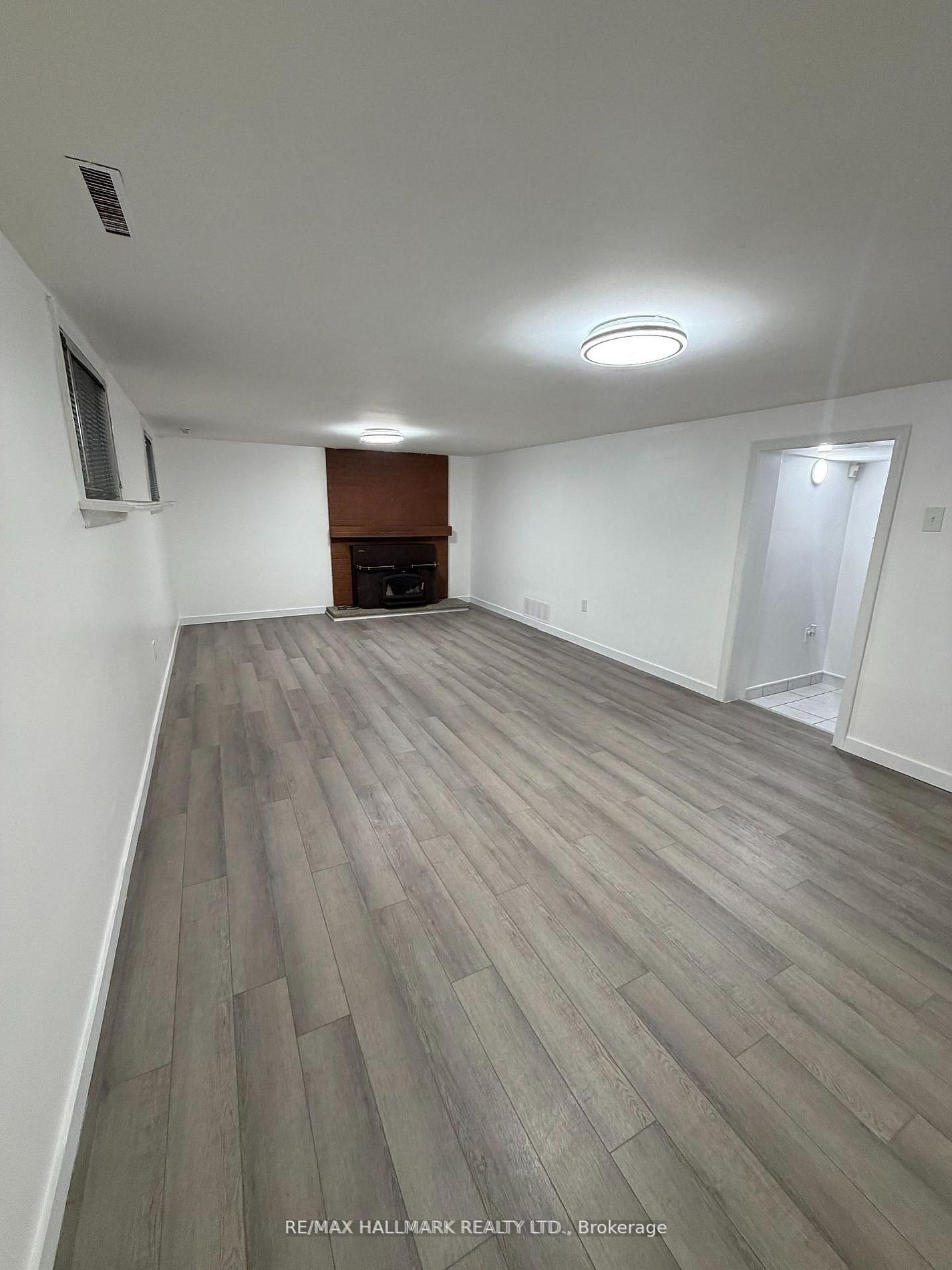 43 Commons Drive, Unit Lower - Photo 2