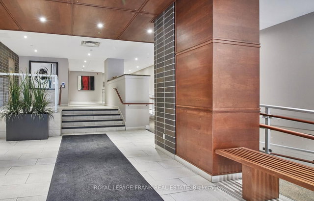 905 - 44 Bond Street W