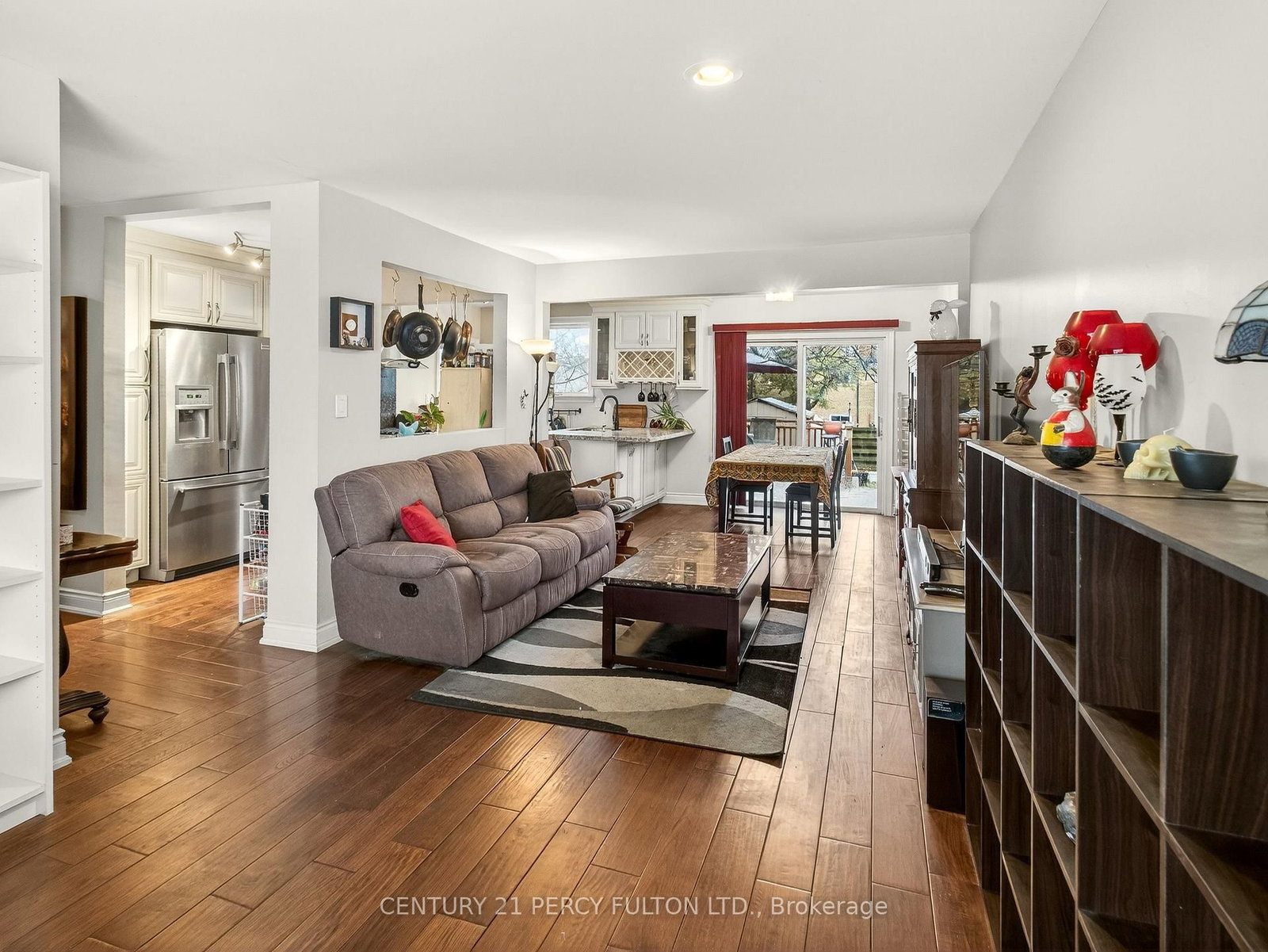 Detached House for sale at 840 Bem Avenue, Pickering, Ontario, L1W 1X3 - Bay Ridges - MLS: E12985440