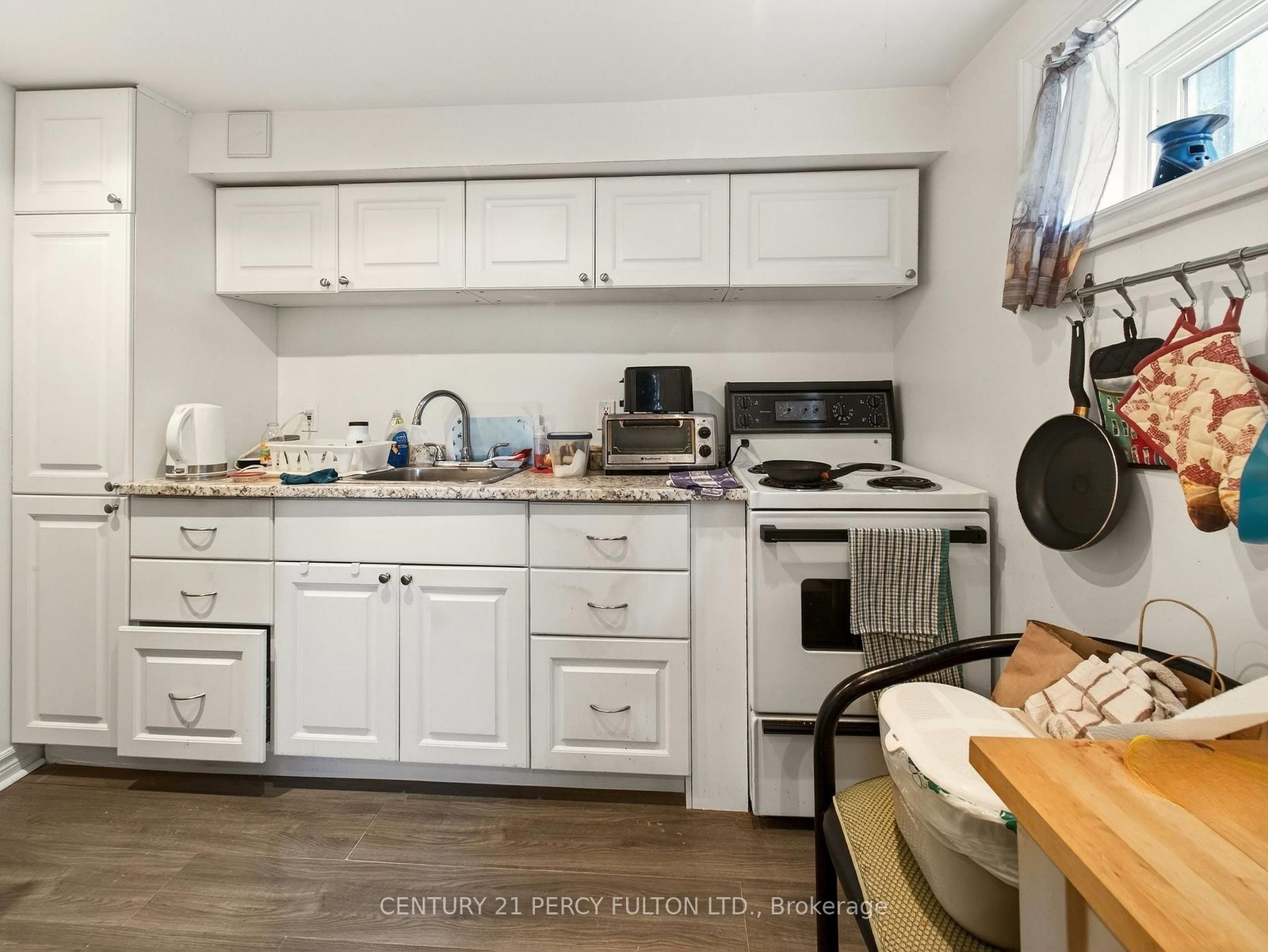 Detached House for sale at 840 Bem Avenue, Pickering, Ontario, L1W 1X3 - Bay Ridges - MLS: E12985440