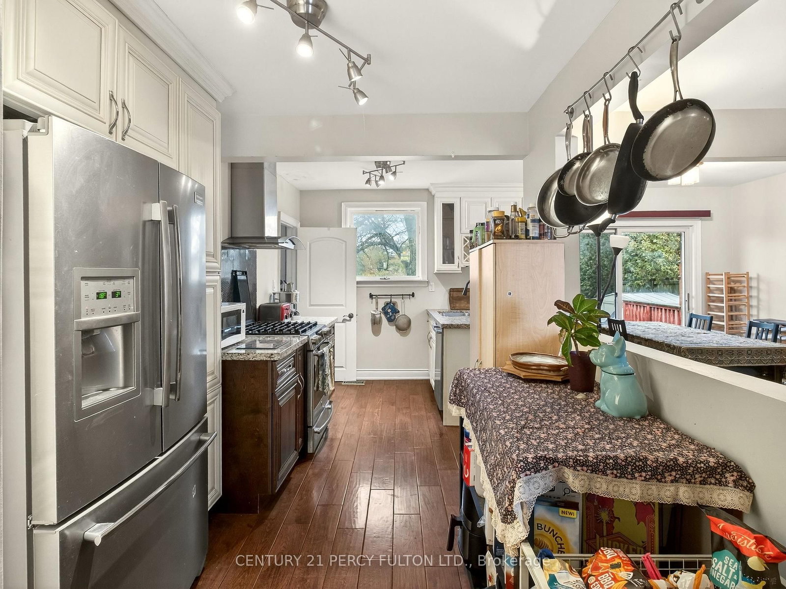 Detached House for sale at 840 Bem Avenue, Pickering, Ontario, L1W 1X3 - Bay Ridges - MLS: E12985440