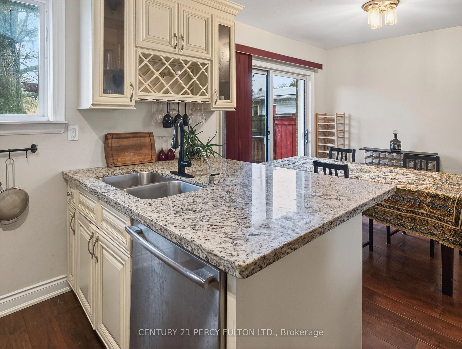 Detached House for sale at 840 Bem Avenue, Pickering, Ontario, L1W 1X3 - Bay Ridges - MLS: E12985440