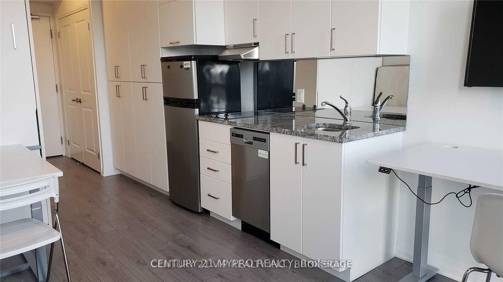 1900 Simcoe Street N, Unit 528 - Photo 2