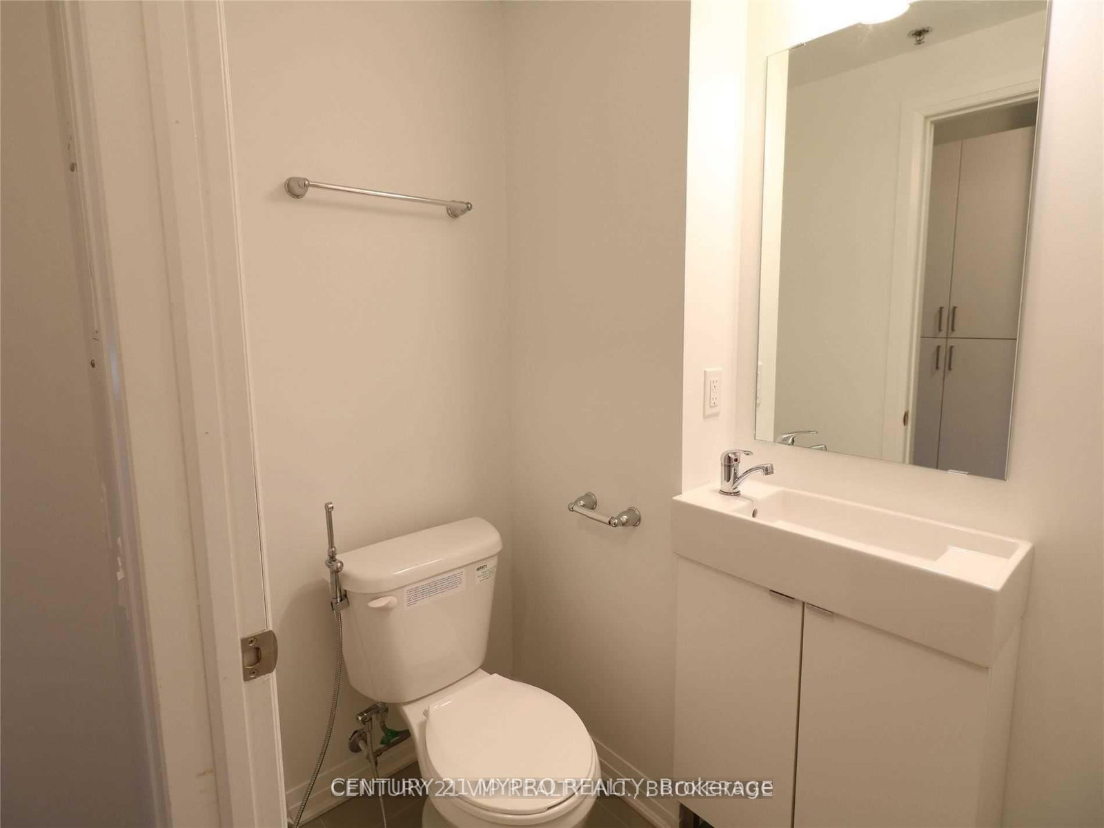 1900 Simcoe Street N, Unit 528 - Photo 3