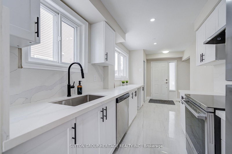 639 Down Cres, Oshawa, L1H 7X9 | Image 2