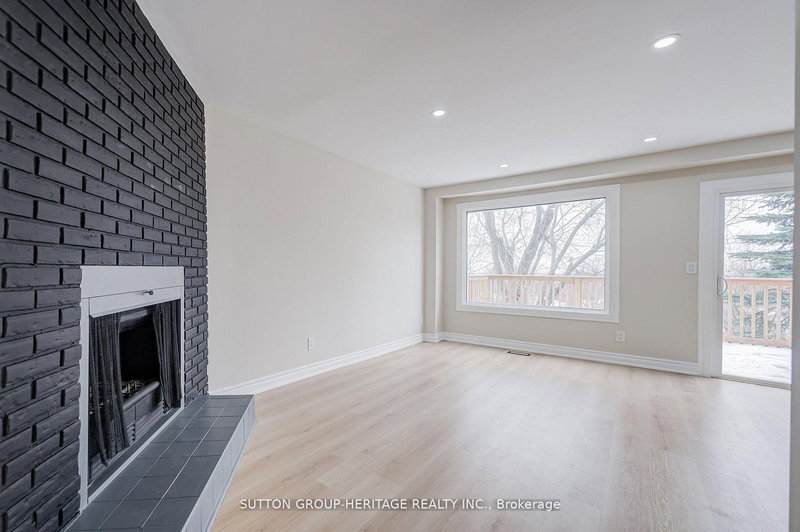 639 Down Cres, Oshawa, L1H 7X9 | Image 3