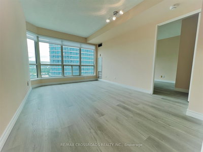 1702-8 Lee Centre Drive, Toronto, Ontario image-0-4