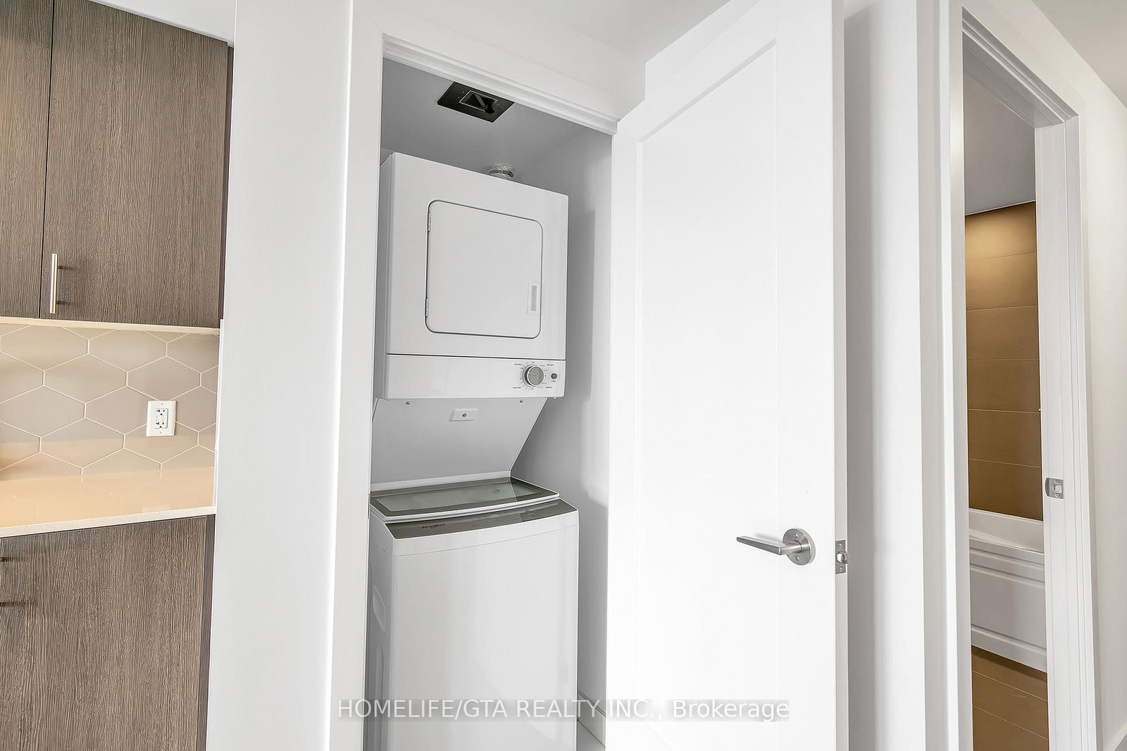 2545 Simcoe Street N, Unit 2215 - Photo 8