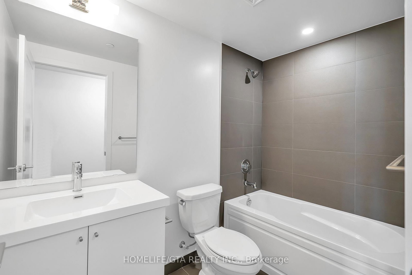2545 Simcoe Street N, Unit 2215 - Photo 9