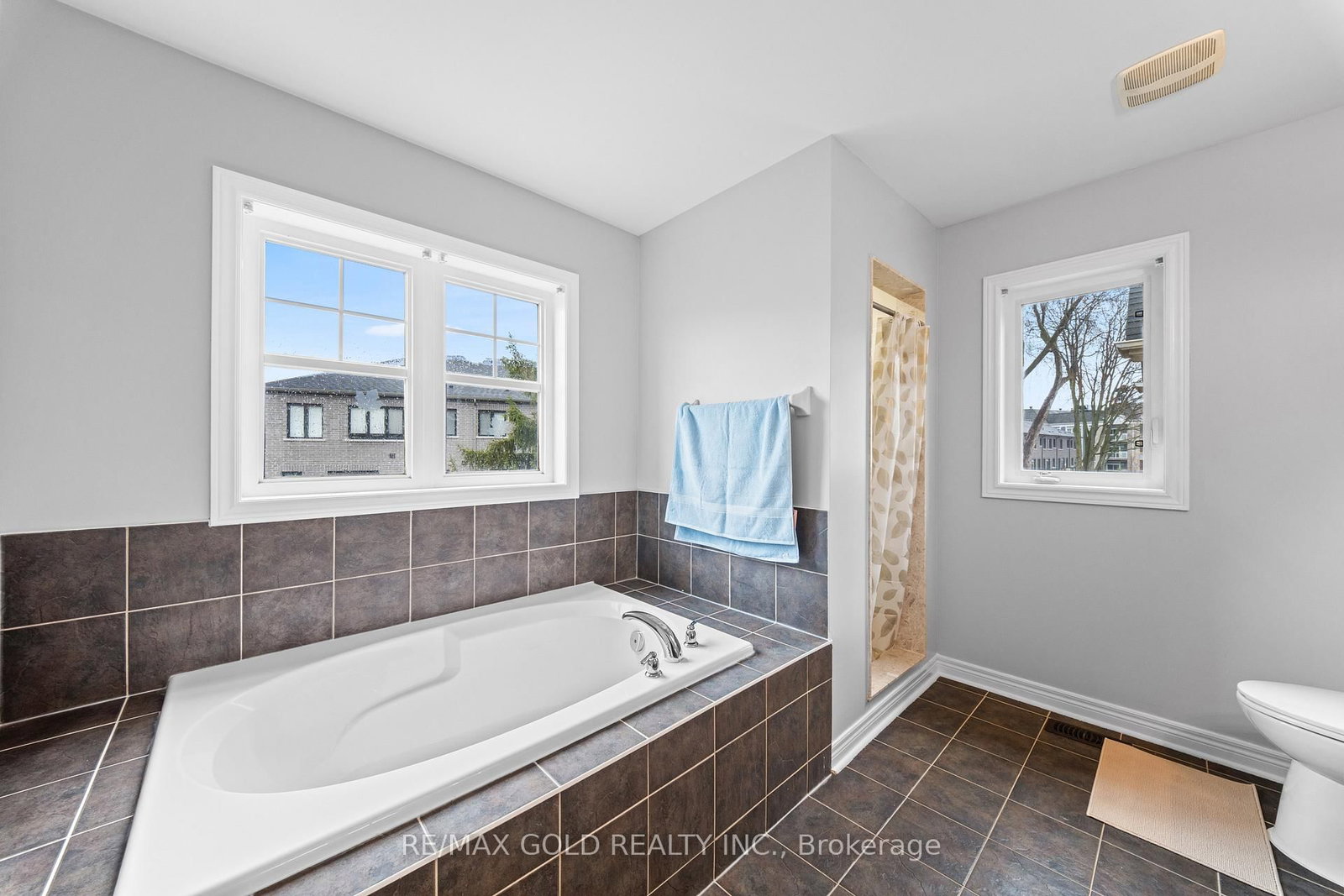 Detached House for sale at 57 James Govan Drive, Whitby, Ontario, L1N 0J9 - Port Whitby - MLS: E12986254