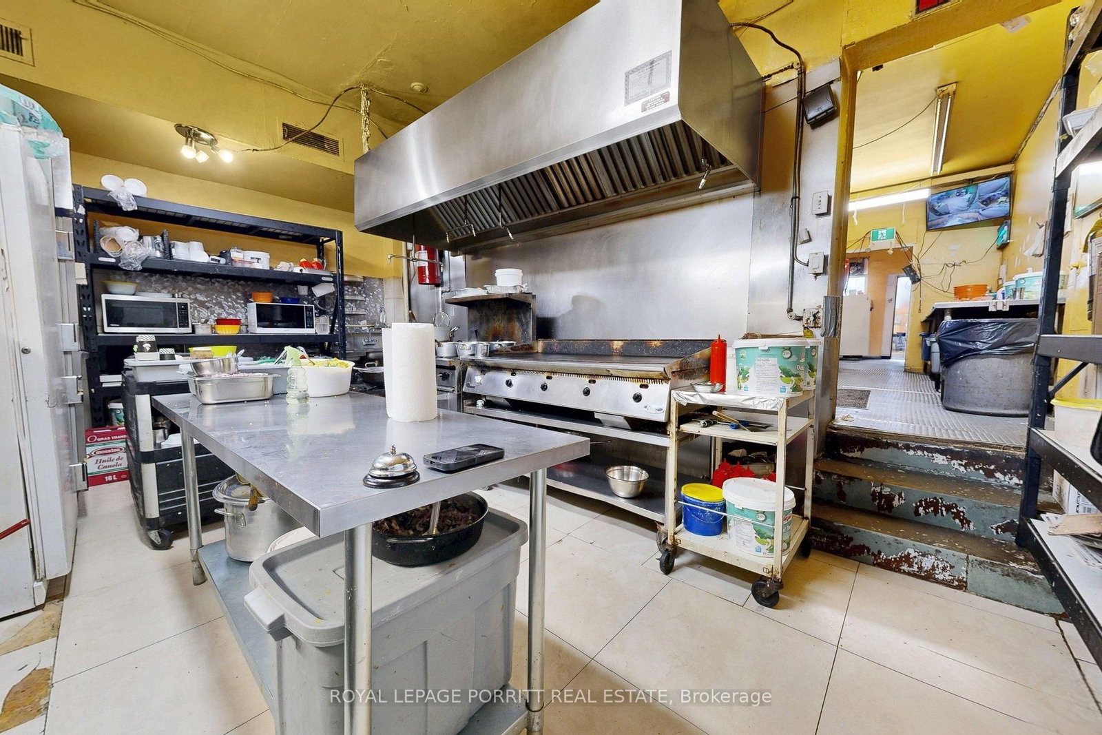 2633 Eglinton Avenue E - Photo 11