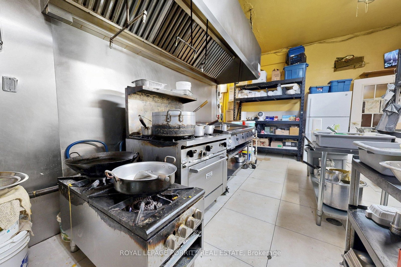 2633 Eglinton Avenue E - Photo 13