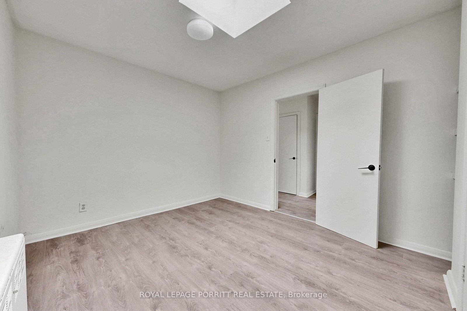2633 Eglinton Avenue E - Photo 20